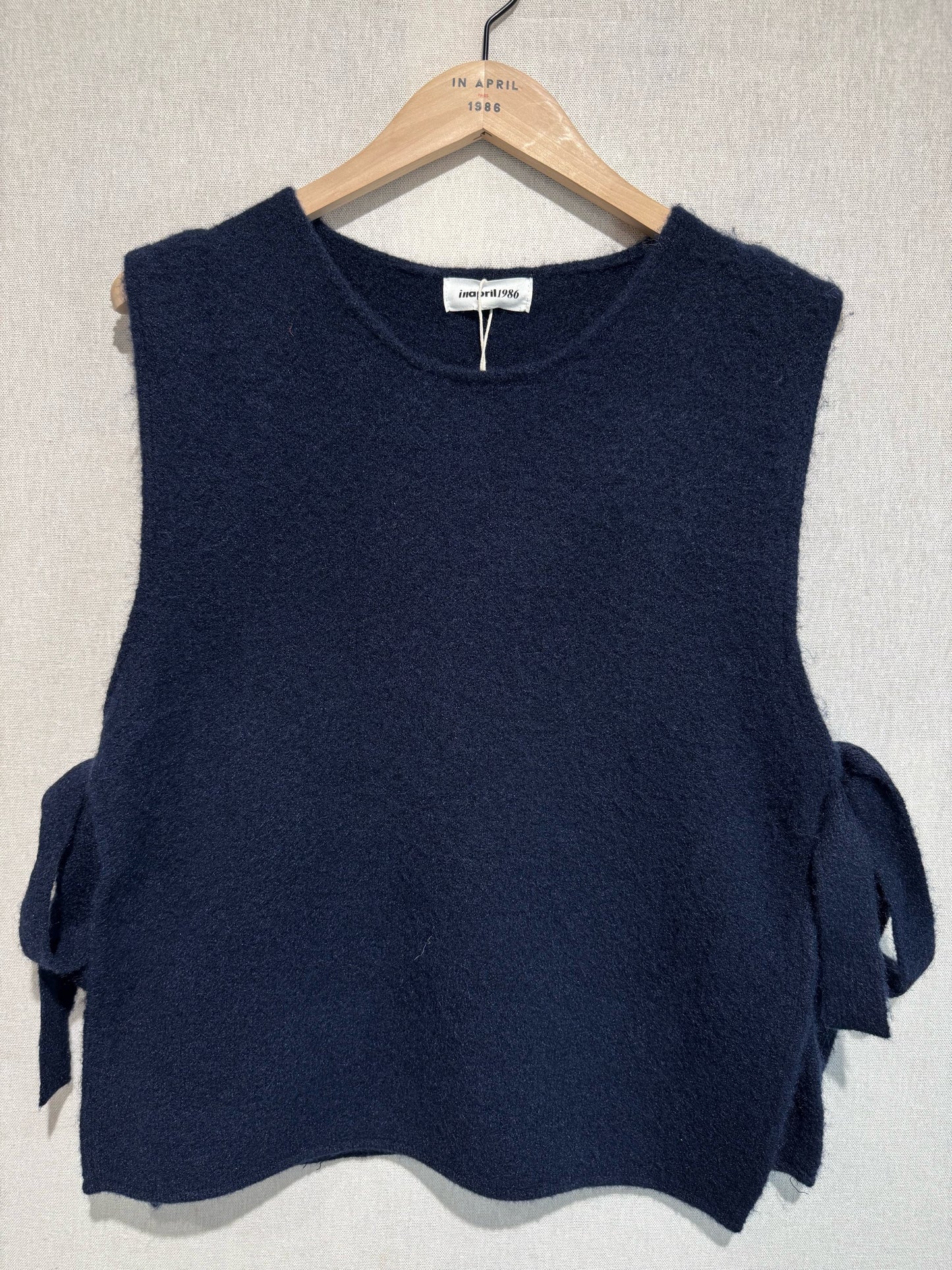PULL LOUISA SANS MANCHES